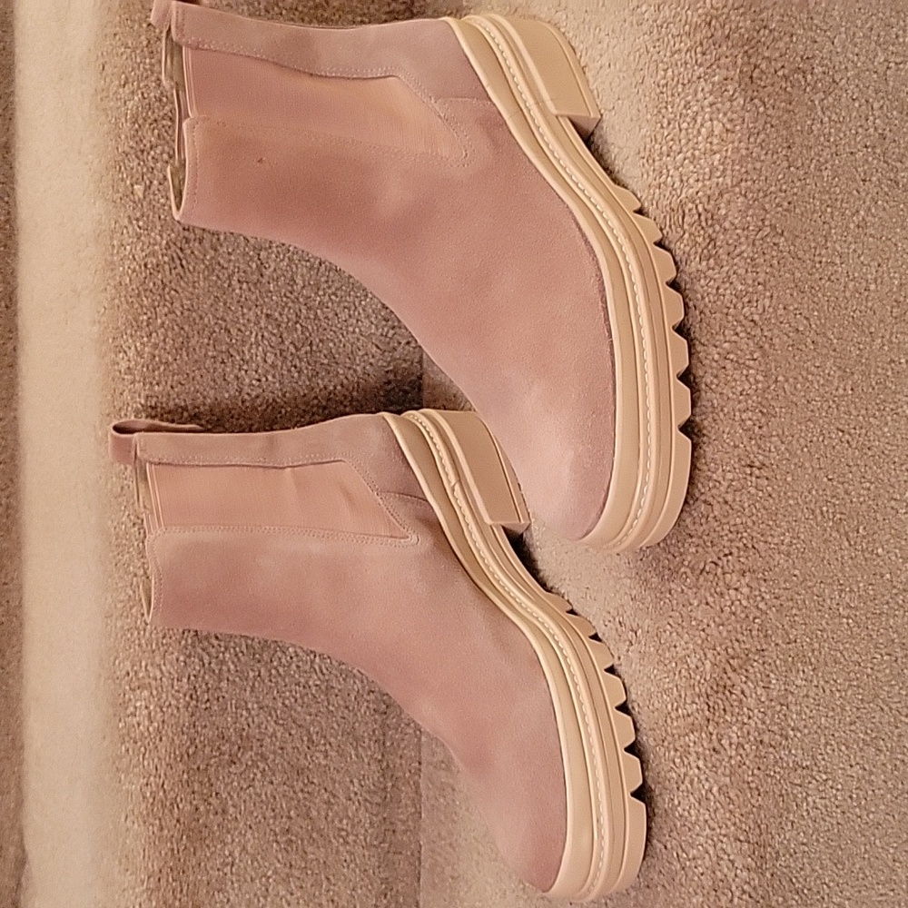 Bernardo Dove boots